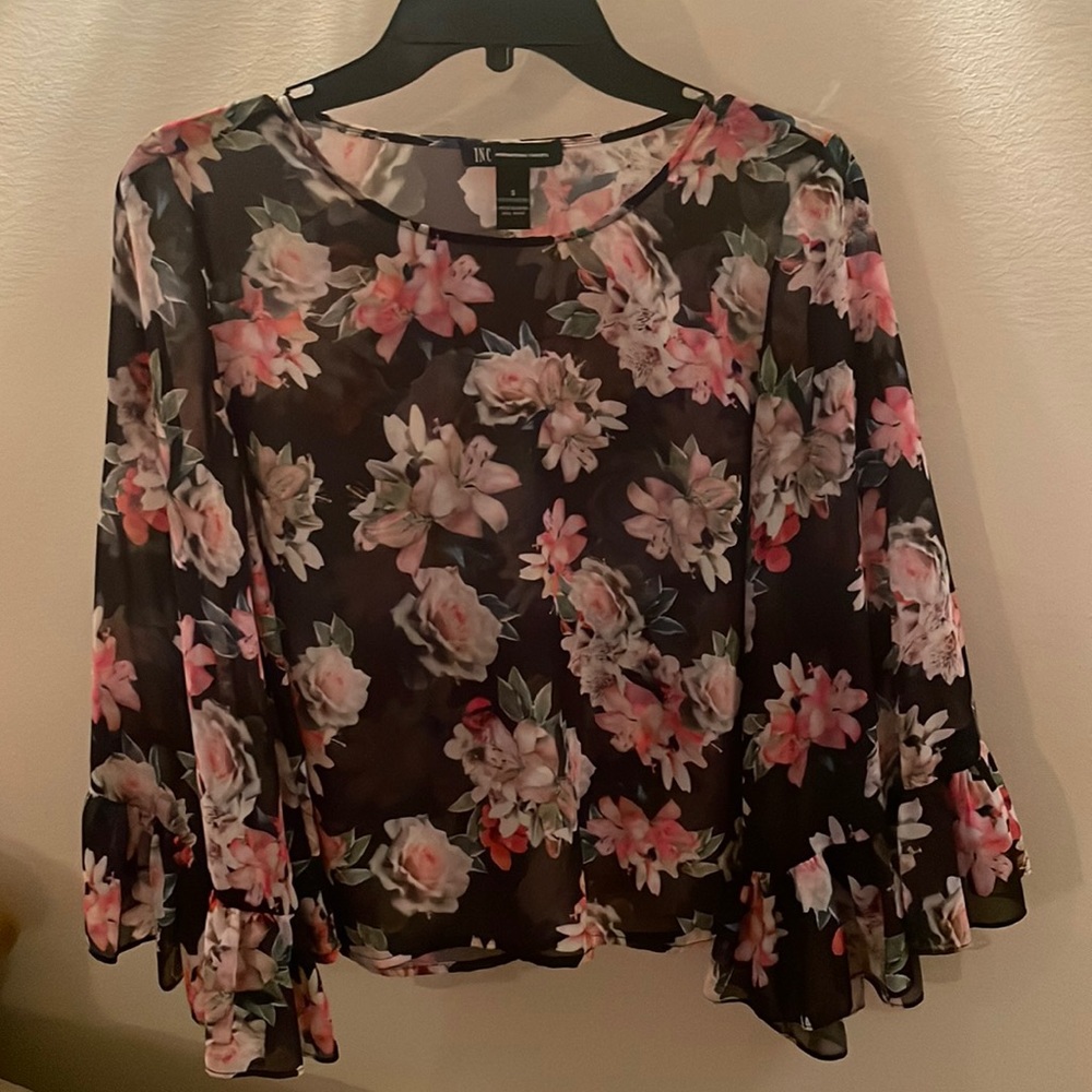 Fancy shirt for dressy occasions with ruffle sleeves